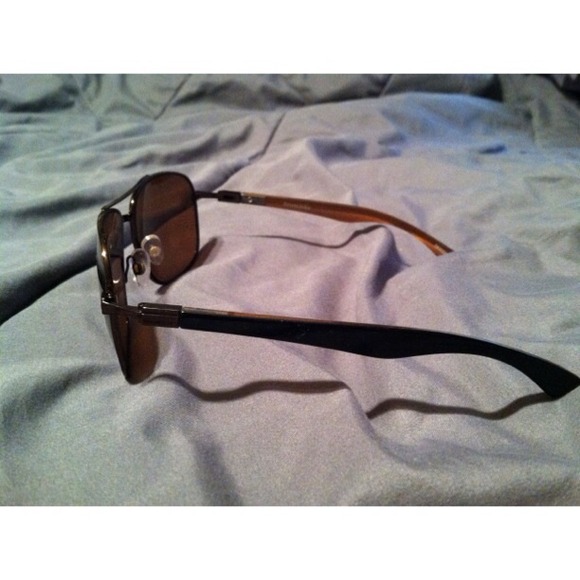Sun glasses - Picture 2 of 2