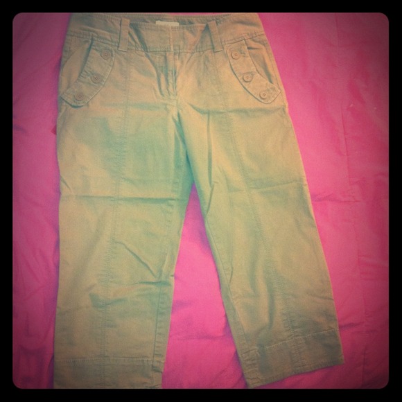 beige capris pants