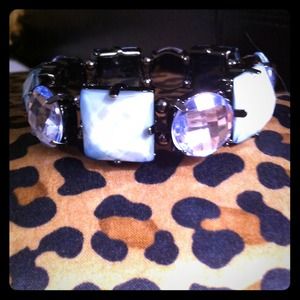 Stretch braclet 🌺make offer!!!🌺