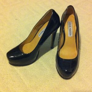 Black Steve Madden pumps
