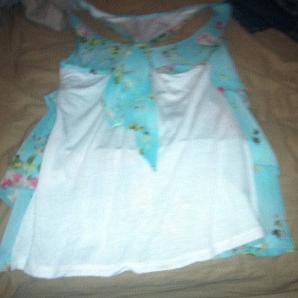 Flower pattern layerd tank - Picture 2 of 2