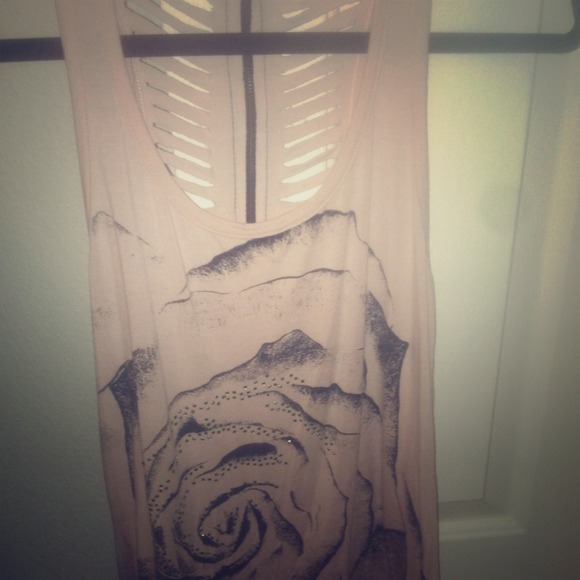 Light pink tank / cutting and zipper on back