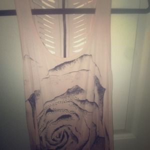 Light pink tank / cutting and zipper on back