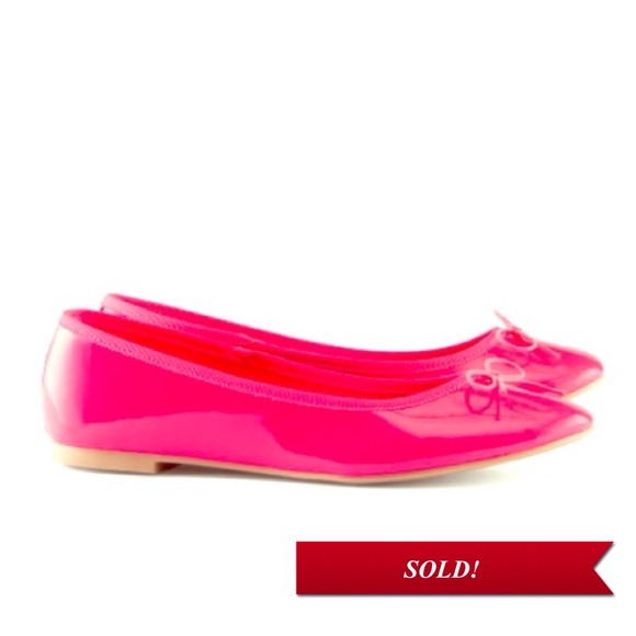 *SOLD* Neon pink flats (brand new)