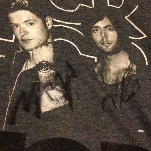 ⛄️⛄️Hot Chelle Ray autographed shirt!!! - Picture 3 of 3