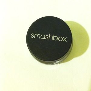 SMASHBOX Water proof eye liner.