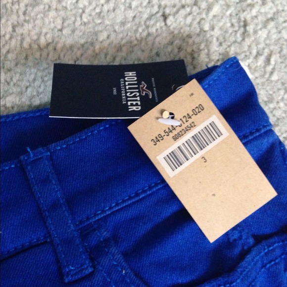 ❌SOLD❌ Blue distressed Hollister shorts - Picture 3 of 4