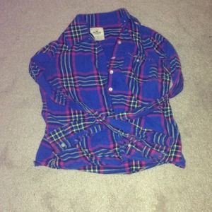 Cute long sleeve plaid shirt!