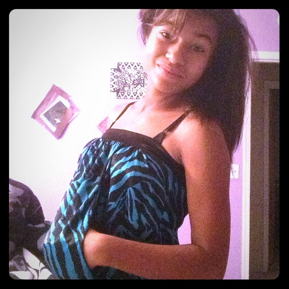 Cute shiny fancy strapless shirt !