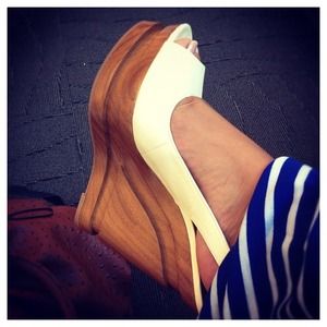 Jessica Simpson Wedges 8.5