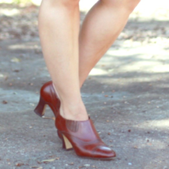 ON HOLD Betty9178 Vintage Cole Haan