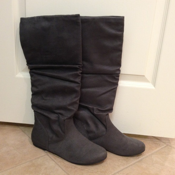 Grey boots