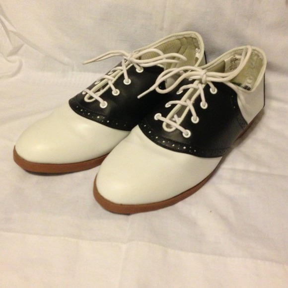 Cute Women's black and white shoes
