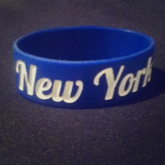 ⚠NEGOTIABLE⚠ Rubber NEW YORK bracelet