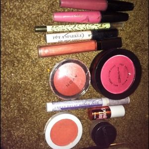 11 piece makeup lot! :) Mac, urban decay, benefit!