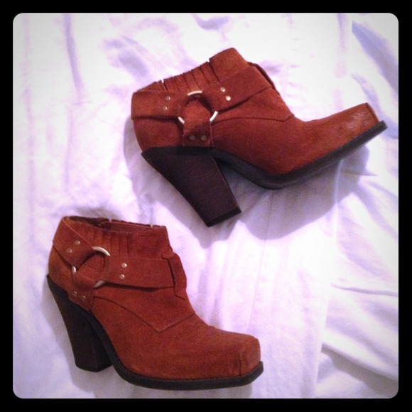 **TRADED**Jeffrey Campbell booties