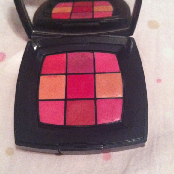 ❌SOLD❌ CHANEL Lipstick Palette - Picture 2 of 4
