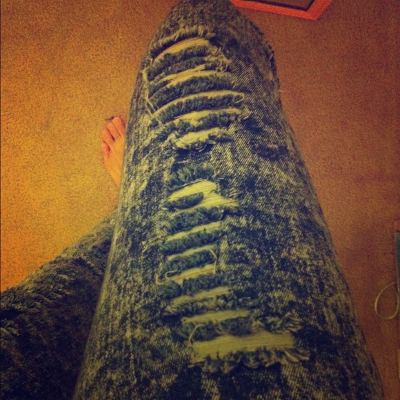 Distressed jean