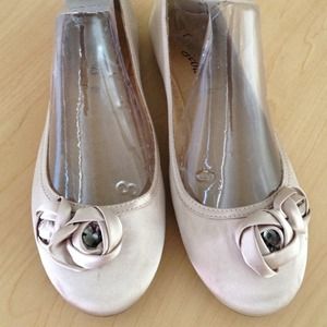 🎀SOLD🎀New Look Satin-like Ballet Flats