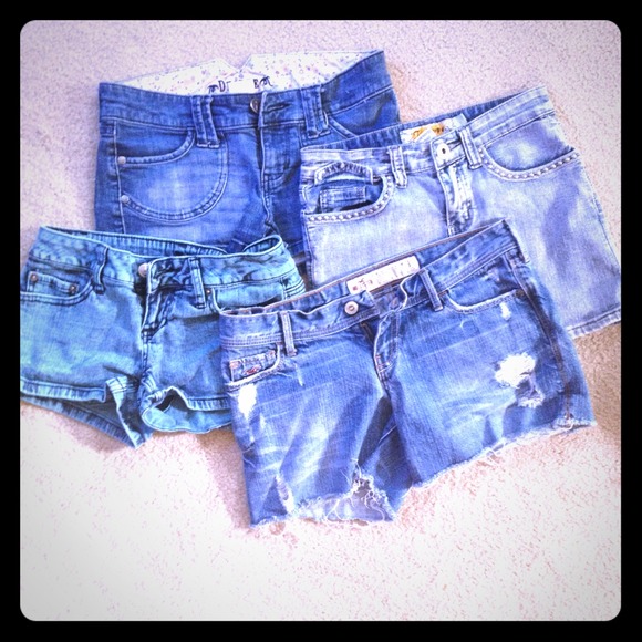 🚫TRADED🚫JEAN SHORTS/SKIRT 4 PAIRS