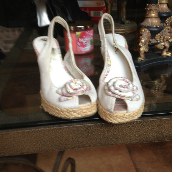 White Rosé wedge