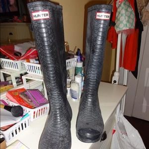 Hunter  snake print rainboots