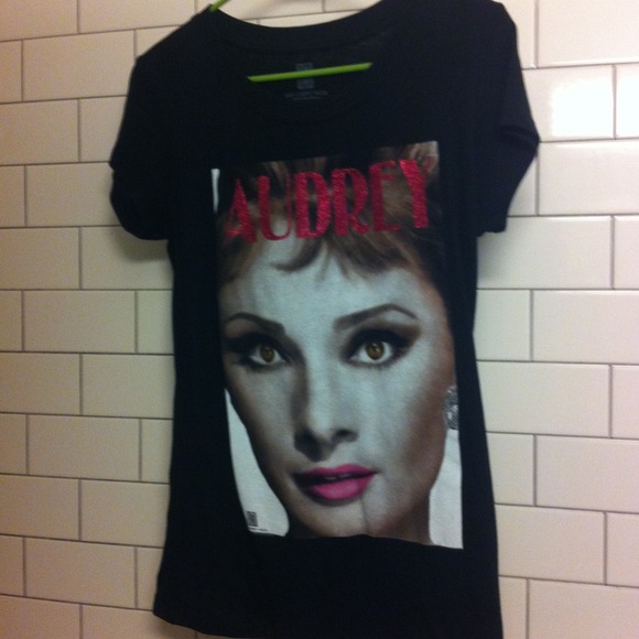 Audrey T-Shirt💕💄
