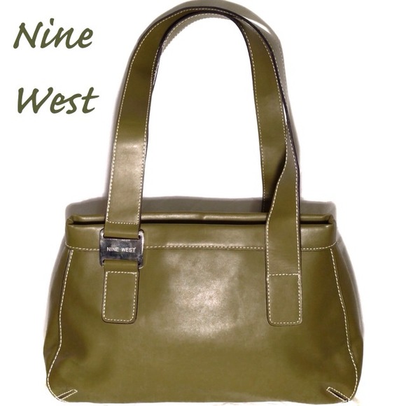 #96 Nice Green Purse By Nine West