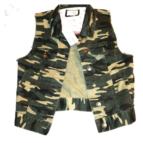 Camouflage vest