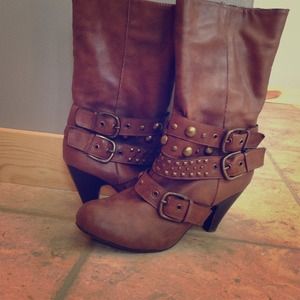 Women's heeled brown boots size 8