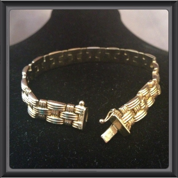 Sold🔴🔴🔴🔴🔴14k gold woven bracelet
