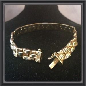 Sold🔴🔴🔴🔴🔴14k gold woven bracelet