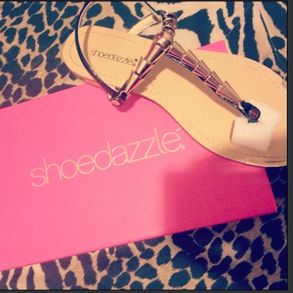 Gisela black & gold sandals 👣 (shoeDazzle*)