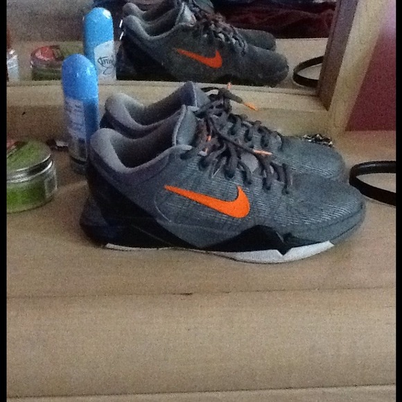 Kobe 7s WolfGreys sz7