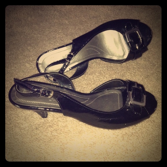 Cute but sexy small heel.