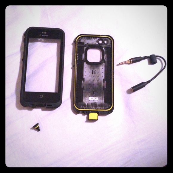 🔴SOLD black lifeproof case