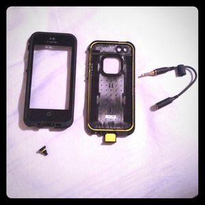 🔴SOLD black lifeproof case
