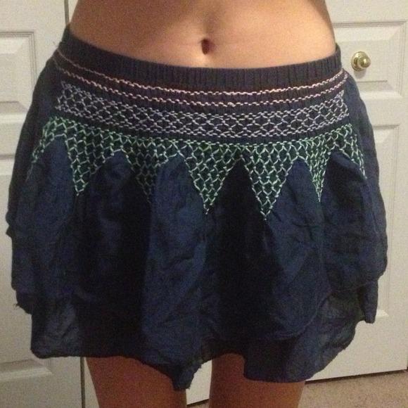 American Eagle skirt - Picture 2 of 2