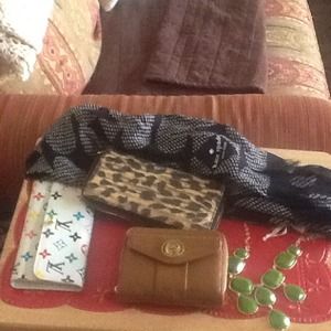 Bundle Mk wallet lv and animal wallet necklace