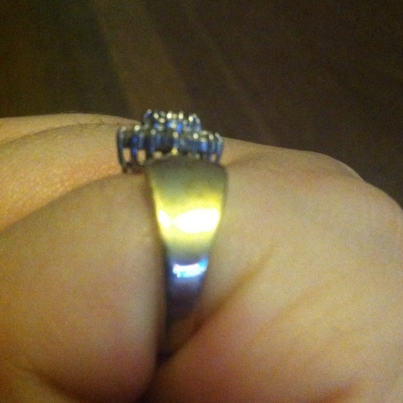 A ring - Picture 4 of 4