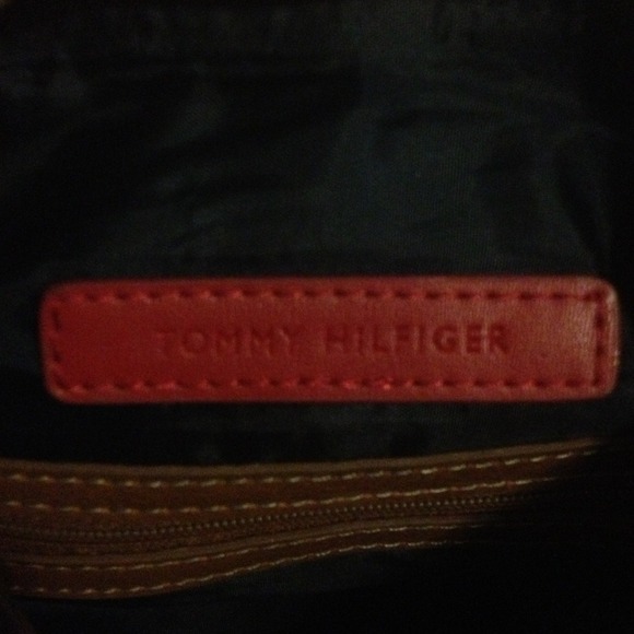 Tommy Hilfiger satchel - Picture 3 of 3