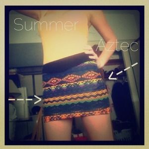 Pac Sun form fitting skirt !!