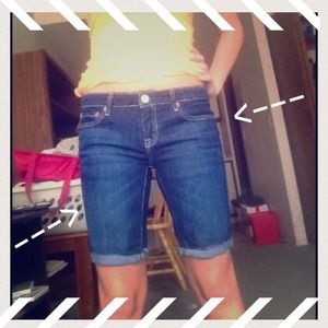 Cute dark jean shorts!