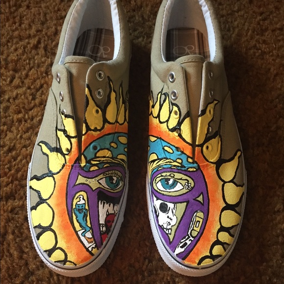 Custom shoes! Hand painted by me 😊🎨 - Picture 2 of 4