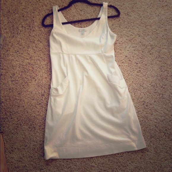 New York and Co. pocketed dress