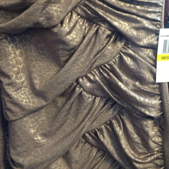 💠TODAY ONLY💠 Strapless Ruched Snake print Dress - Picture 2 of 3