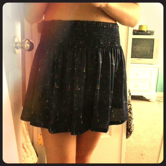 High-Waisted Retro/Chic Navy Skirt - Picture 1 of 3