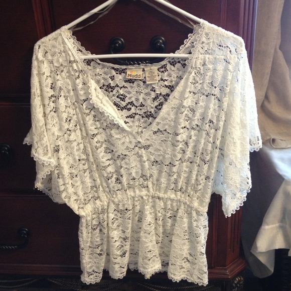 ❌SOLD❌Beautiful Lace Top