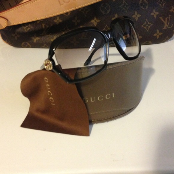🚫SOLD🚫Authentic GUCCI Oversized Sunglasses - Picture 1 of 4