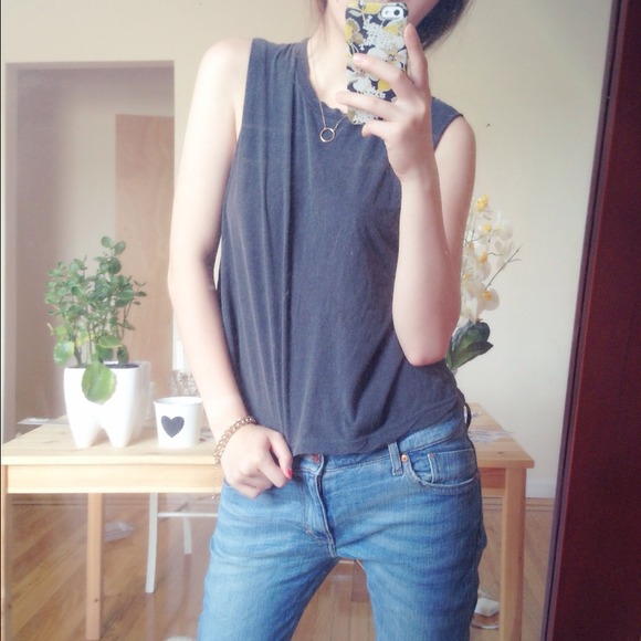 Grey muscle tank size XS